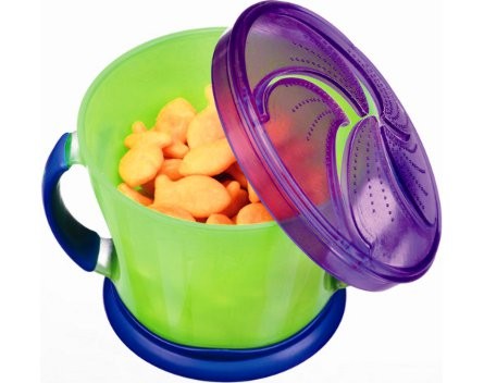 Can the Munchkin Snack Catcher really keep kids’ food floor-free?