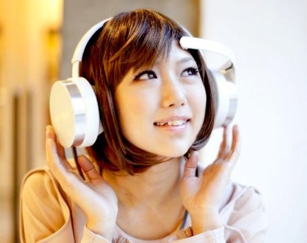 Headset selects songs based on wearer’s mood