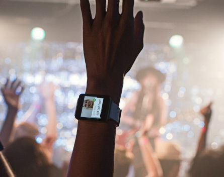 Freelancer messenger app gets the wearable treatment