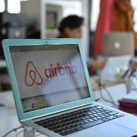 Flight Centre executive dismisses threat of startups like Airbnb to tourism sector