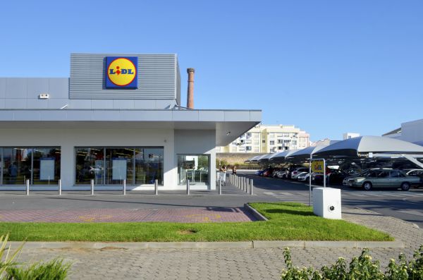 A Lidl bit more competition: Another discount German grocery chain enters the fight