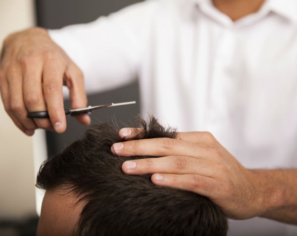 Tiny Queensland town of Blackall turns to Facebook in search of a hairdresser