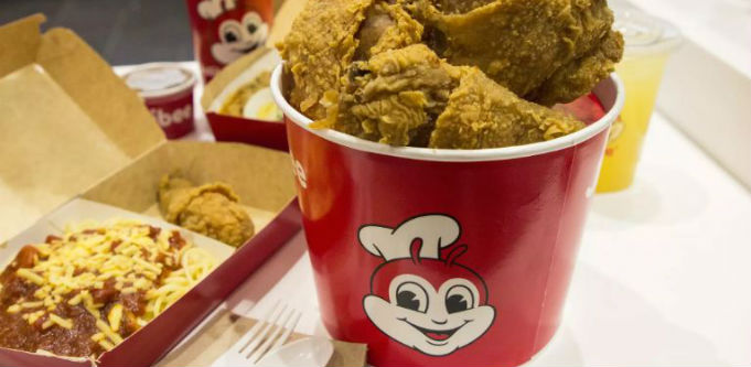 Canadian diners line up in -3 degree weather for a taste of fast food chain Jollibee