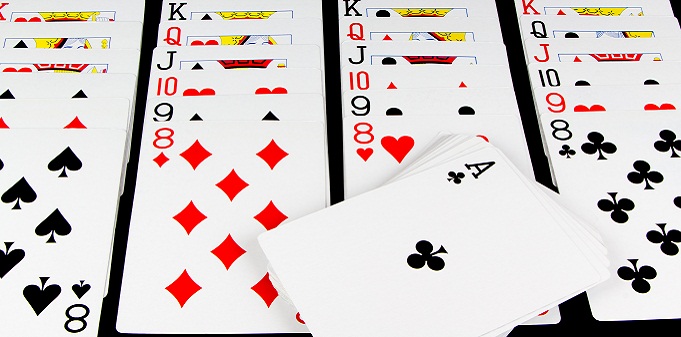 Microsoft re-releases Solitaire for smartphones in hopes nostalgia will drive sales