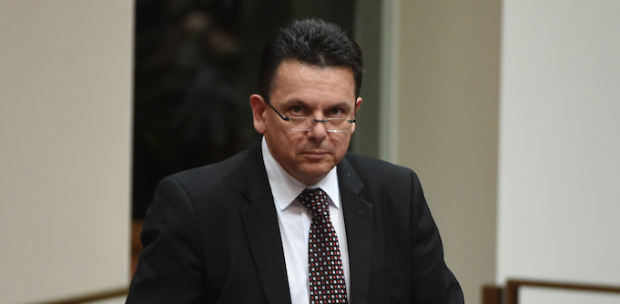 Nick Xenophon Team to vote against Coalition’s paid parental leave changes and cuts to family payments