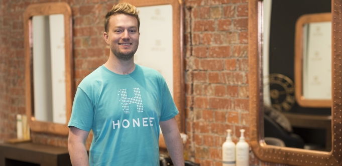 AI-fuelled online beauty platform Honee raises $1.8 million in seed round led by Blackbird Ventures