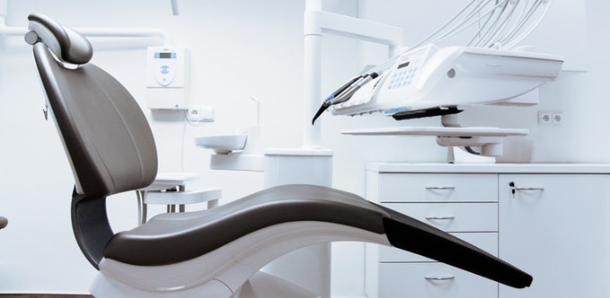 Dental contractor owed superannuation by business, Court finds