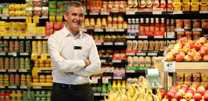 Woolworths to give workers $50 million in shares and gift cards as COVID-19 reward