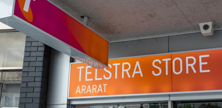 Telstra to take back full ownership of 270 branded stores