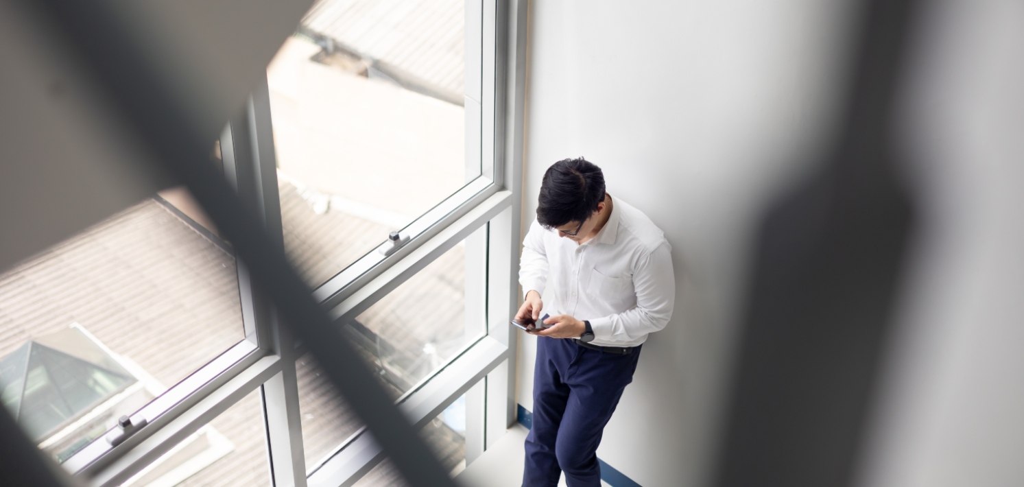 ‘Men are the breadwinners’ stereotype fuelling workplace loneliness